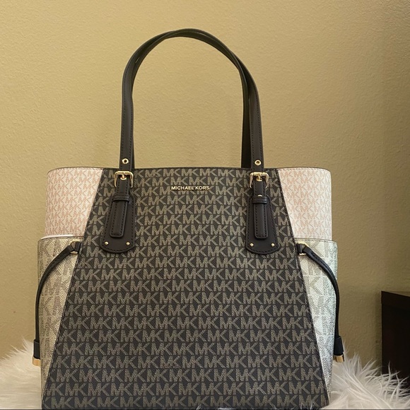 Last one✨Michael Kors large voyager shoulder tote bag - Picture 3 of 16
